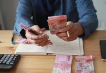 Strategi Mengelola Keuangan Keluarga dan Menghindari Modus Penipuan