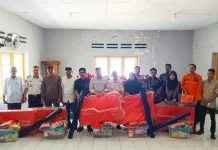 Wabup Selayar Salurkan Bantuan Logistik untuk Korban KLM Nurul Salsa
