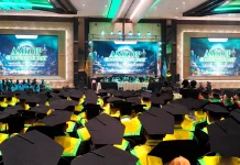 STIE AMKOP Makassar Wisuda 336 Lulusan Siap Hadapi Tantangan Global