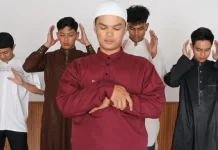 Begini Cara Makmum Menyikapi Kesalahan Imam saat Salat