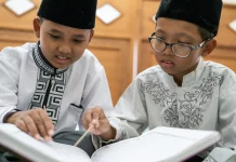 Makna Anak sebagai Amanah dalam Islam, Investasi Akhirat bagi Orang Tua