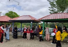 Mahasiswa KKN Unhas Edukasi Pengelolaan Obat melalui Program DAGUSIBU di Sidrap