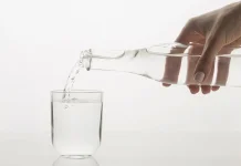 Minum Air Putih di Pagi Hari, Kebiasaan Sederhana yang Menjaga Kesehatan Tubuh