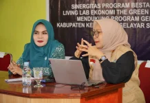 Perempuan Selayar  Ubah Limbah Kelapa Disulap Jadi Pewarna Alami