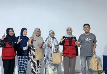 Edukasi Manfaat Infused Water, Lawan Hipertensi bagi Warga di Desa Lombo Sidrap