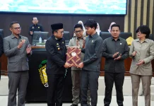 DPRD Gowa Sahkan Pertanggungjawaban APBD 2025 Menjadi Perda