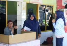 TP PKK, Dekranasda, dan Pokja Bunda PAUD Door to Door Edukasi Pemilahan Sampah