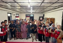Mahasiswa KKN Unhas Edukasi Warga Tonronge Kelola Limbah Organik dengan EM4