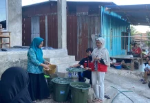 Mahasiswi KKN Unhas Latih Warga Bantaeng Budidaya Ikan diEmber