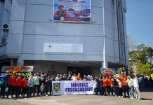 Basarnas Tampilkan Aksi Rapelling di HUT ke-18 UNIFA