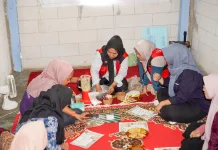 Dari Rumput Laut Jadi Camilan Bernilai Jual, KKN-T Unhas Gelar Pelatihan di Soreang
