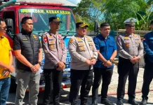Polres Selayar Bawa 10 Ribu Liter Air Bersih untuk Warga Appatanah