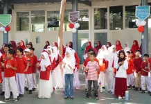 Upacara HUT RI di SD Islam Athirah Racing Centre Tanamkan Nasionalisme