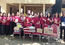 Wanita Permabudhi Sulsel Berbagi Kasih, Salurkan Bantuan untuk Anak Asuh di Gowa