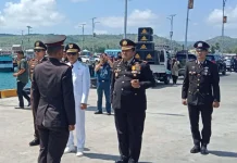 Kapolres Selayar Pimpin Upacara Tabur Bunga HUT ke-81 RI Bersama Bupati