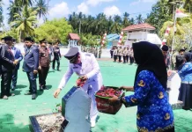 Wabup Selayar Ziarah ke TMP Barugaia Usai Upacara HUT RI