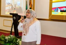 Merayakan Kemerdekaan, Mengawal Nasib Guru