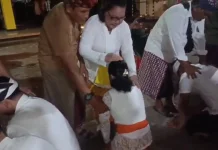 Sungkeman Penuh Haru, Wujud Bakti Anak kepada Orang Tua dalam Upacara Metatah