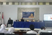 Tim Dosen FIS-H UNM Edukasi Siswa SMKN 4 Gowa Soal Hukum Perlindungan Konsumen