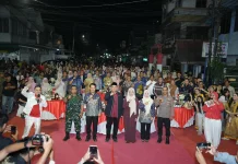 Munafri Beri Penghargaan Petugas Kebersihan Bontoala, Iuran Gratis diperluas