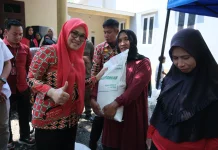 Bupati Gowa Salurkan Bantuan Pangan masyarakat Bontonompo