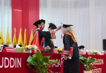 Pesan untuk Wisudawan Unhas, Prof. JJ Tekankan Pentingnya Adaptasi AI