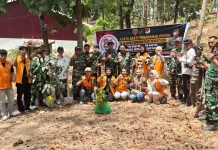 HUT TNI ke-81, Koramil Parangloe Gandeng Mahasiswa Tanam Pohon