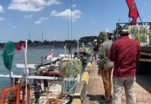 Dinas Perikanan Bulukumba Turunkan Apartemen Ikan ke Laut Sebagai Habitat Baru