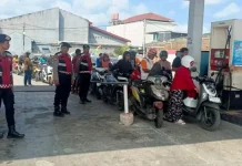 Sejumlah SPBU Masih Terdapat Antrean BBM, Polres Selayar Tetap Lakukan Pengamanan