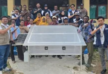 Tim Ekspedisi Patriot Unhas Perkenalkan Pengering Pala dan Alat Belajar
