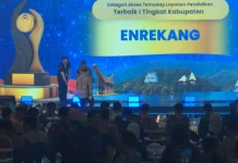 Enrekang Raih Penghargaan Akses Pendidikan Terbaik I Regional Sulawesi