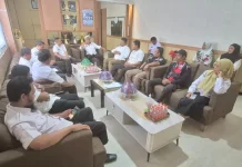 Pemkab Selayar Desak Telkom, PLN dan TV Kabel Rapikan Kabel
