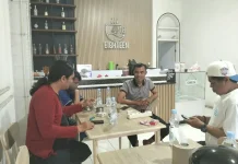 Ngopi Santai, Sinergitas Patwal Lantas Polres Maros dan Media Makin Erat