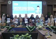 Unismuh Makassar Serahkan SK dan Pembekalan Bagi 24 Pegawai Baru