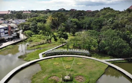 Danau UNHAS yang Tenang di tengah Hiruk Pikuk Kota Makassar