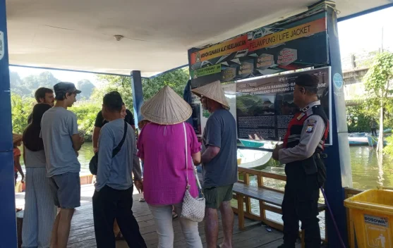 Wisatawan Lokal dan Asing Padati Rammang-Rammang Maros