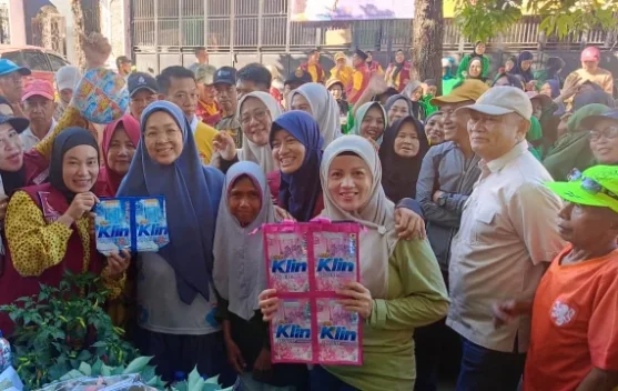 Asria Yacob Sulap Sampah Jadi Bernilai guna