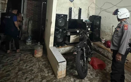 Aparat Polsek Manggala Membubarkan Pesta Minuman Keras