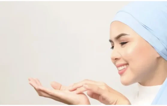 Hukum Menggunakan Skincare dalam Islam, Bolehkah?