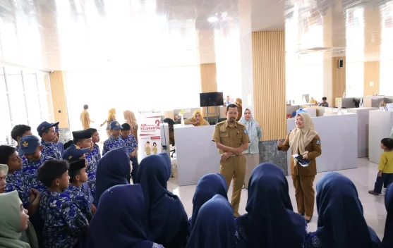 Pelajar SMPN 47 Bulukumba Field Trip ke Gedung Pinisi dan Ammatoa