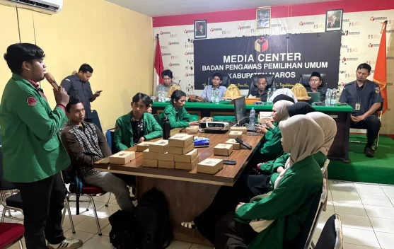 Mengawal Demokrasi dari Kampus, Mahasiswa IAI DDI Maros Belajar di Bawaslu