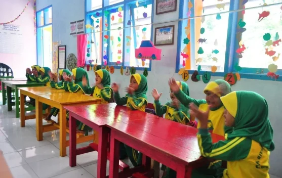 Hari Pertama Sekolah, Langkah Krusial Orang Tua Redakan Kecemasan Anak