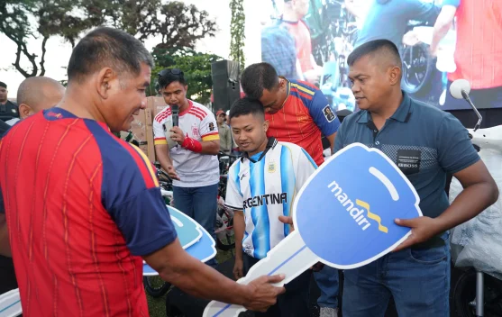 Kodam xiv/Hasanuddin Meriahkan Nobar Final Piala Dunia Bersama Warga