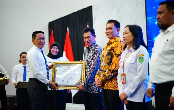 Kemenkum Sulsel Beri Penghargaan IRH Kategori ‘Istimewa’ Kepada 3 Kab/Kota di Sulsel
