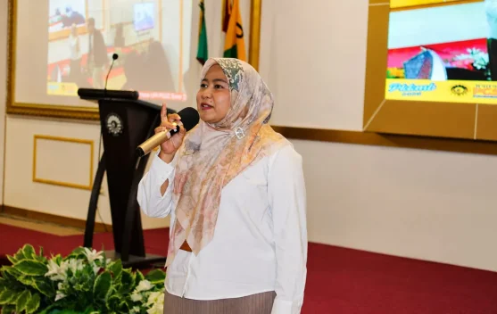 Merayakan Kemerdekaan, Mengawal Nasib Guru