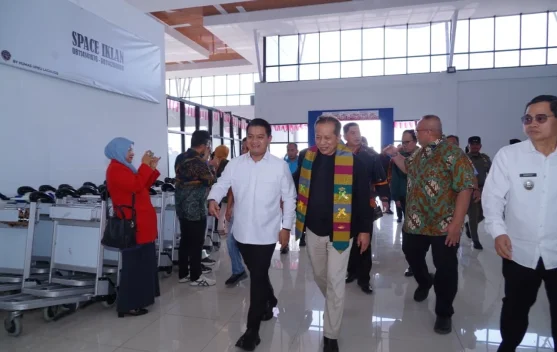 Wabup Luwu Sambut Kedatangan Menteri Koperasi RI