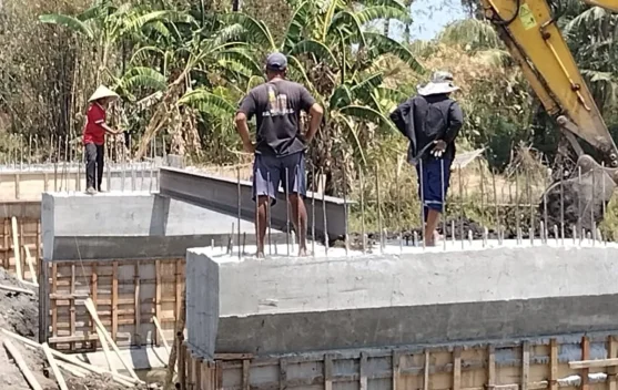 Gotong Royong TNI dan Warga, Jembatan Jatia Capai 36 Persen