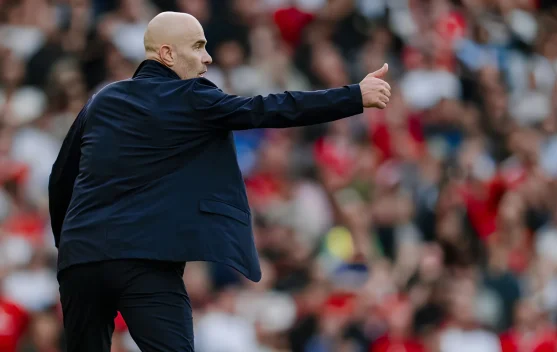 Manchester City Tundukkan Manchester United Dengan 10 Pemain
