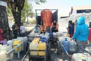 Kekeringan Meluas, BPBD Makassar Kerahkan 25 Armada Salurkan Air