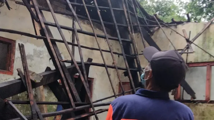 Dapur Warga Bendosari Rusak Diterjang Hujan